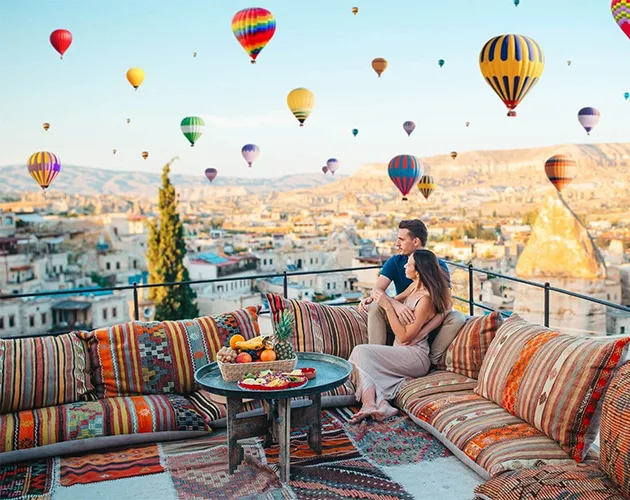 Cappadocia hot air balloons at sunrise - Turkey travel packages
